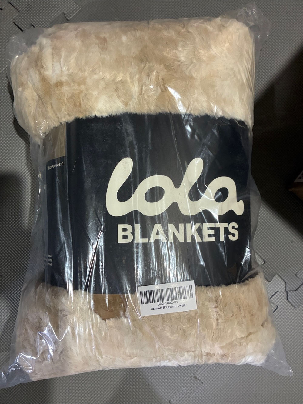 Lola Caramel & Cream Plush Throw Blanket - size large
